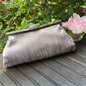 Elegant Silver Gray Evening Clutch with Rhinestone Accent